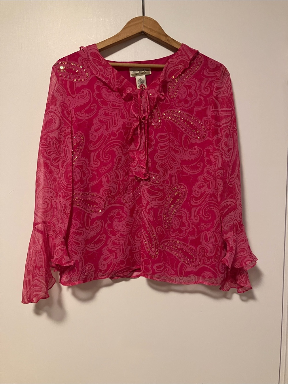 Vintage Pink Paisley Tie-Neck Blouse with Sequins, Ruffle Cuffs 💯 Silk